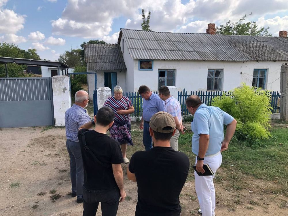 Айдер Типпа: В ходе своего визита в сёла Александровка, Клепинино, Красная Поляна Красногвардейского района и общения с жителями хочу отметить, что граждане проинформированы о планах решения вопросов, связанных с благоустройством населенных пунктов Айдер Типпа: В ходе своего визита в сёла Александровка, Клепинино, Красная Поляна Красногвардейского района и общения с жителями хочу отметить, что граждане проинформированы о планах решения вопросов, связанных с благоустройством населенных пунктов