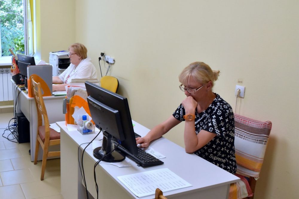 В Симферопольском районе врачи Пионерской участковой больницы ведут прием пациентов в обновленном здании В Симферопольском районе врачи Пионерской участковой больницы ведут прием пациентов в обновленном здании