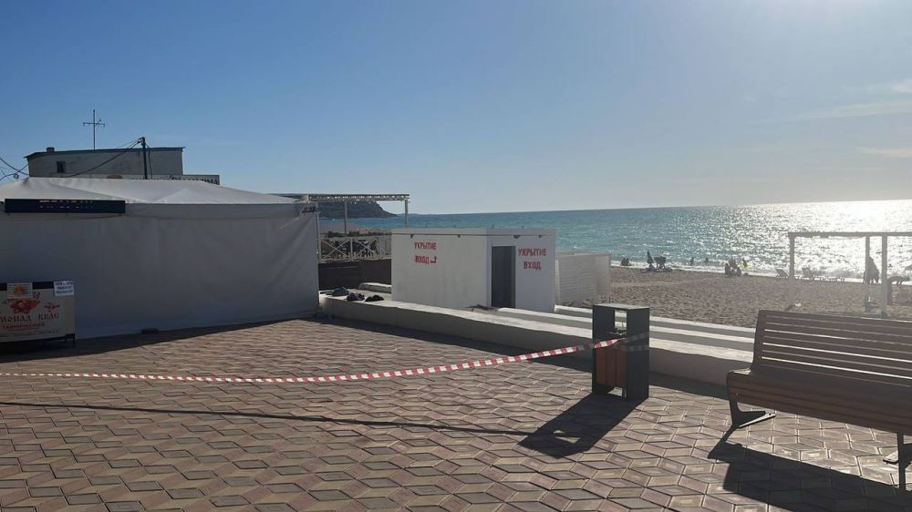 В Севастополе продолжается установка бетонных укрытий В Севастополе продолжается установка бетонных укрытий