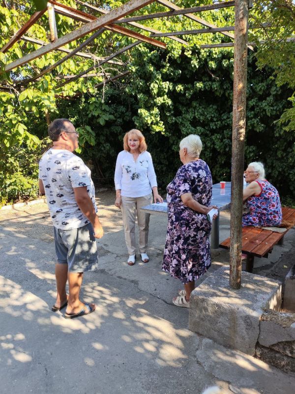 Эммилия Леонова: Провела встречи с председателями и активными жителями многоквартирных домов по ул. Интернациональной 71, 73, и 77, 79 Эммилия Леонова: Провела встречи с председателями и активными жителями многоквартирных домов по ул. Интернациональной 71, 73, и 77, 79