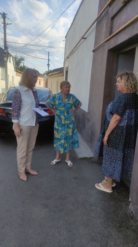 Эммилия Леонова: Сегодняшний вечер посвятила обходу частного сектора Старой части города Эммилия Леонова: Сегодняшний вечер посвятила обходу частного сектора Старой части города