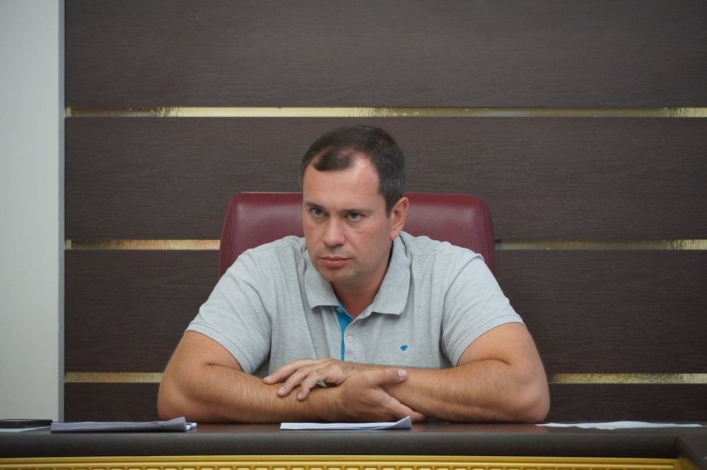 #городские_новости. И. о. главы администрации Олег КАТОРГИН провел аппаратное совещание по актуальным вопросам. В рабочей... #городские_новости. И. о. главы администрации Олег КАТОРГИН провел аппаратное совещание по актуальным вопросам. В рабочей...