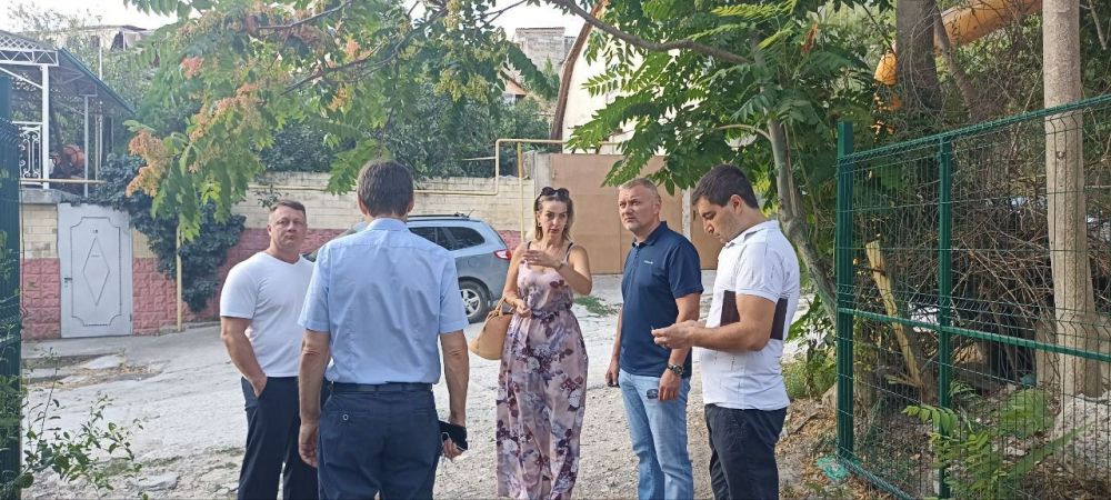 Игорь Ткаченко: Совместные обходы дворов многоэтажек и городских территорий дают положительный результат в ускорении решения тех или иных проблемных вопросов, которые выявляются Игорь Ткаченко: Совместные обходы дворов многоэтажек и городских территорий дают положительный результат в ускорении решения тех или иных проблемных вопросов, которые выявляются