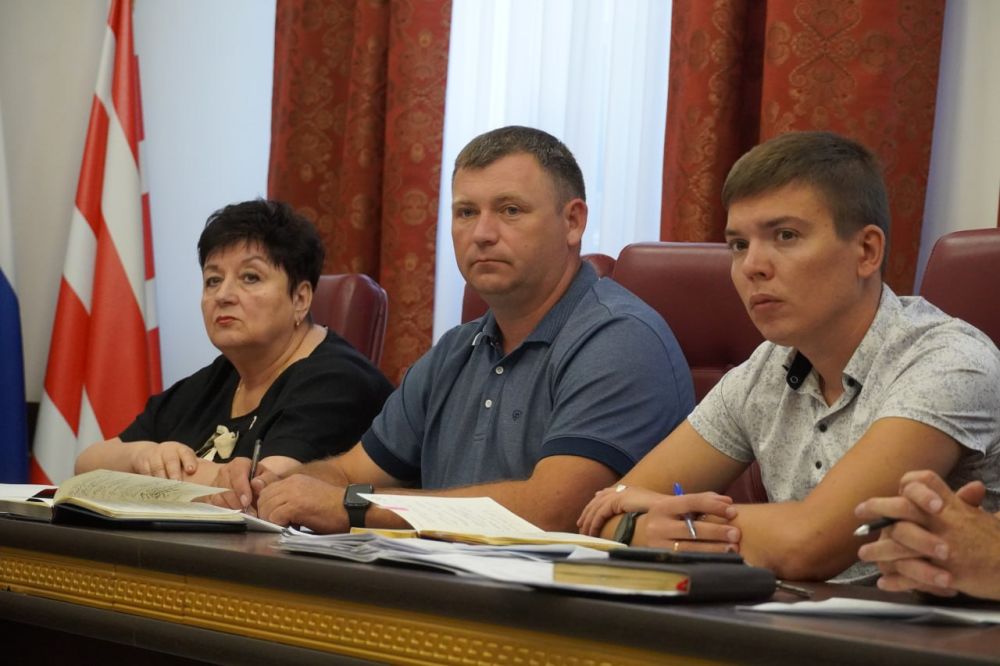 #городские_новости. И. о. главы администрации Олег КАТОРГИН провел аппаратное совещание по актуальным вопросам. В рабочей... #городские_новости. И. о. главы администрации Олег КАТОРГИН провел аппаратное совещание по актуальным вопросам. В рабочей...