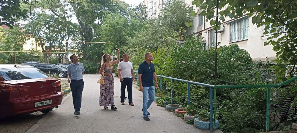 Игорь Ткаченко: Совместные обходы дворов многоэтажек и городских территорий дают положительный результат в ускорении решения тех или иных проблемных вопросов, которые выявляются Игорь Ткаченко: Совместные обходы дворов многоэтажек и городских территорий дают положительный результат в ускорении решения тех или иных проблемных вопросов, которые выявляются