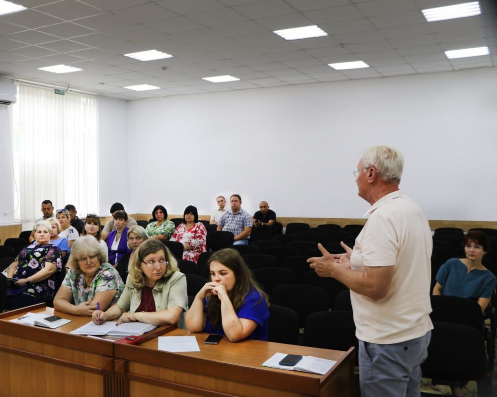 Ольга Урайкина: Под председательством Михаила Колкунова - заместителя Председателя Бахчисарайского районного совета прошло... Ольга Урайкина: Под председательством Михаила Колкунова - заместителя Председателя Бахчисарайского районного совета прошло...