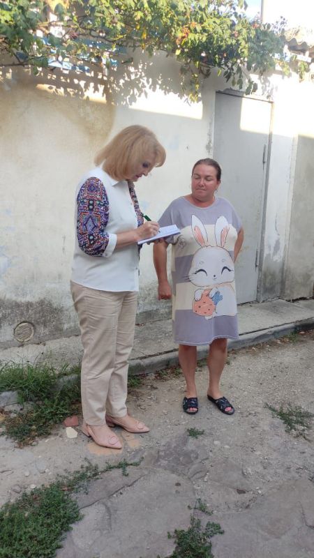 Эммилия Леонова: Сегодняшний вечер посвятила обходу частного сектора Старой части города Эммилия Леонова: Сегодняшний вечер посвятила обходу частного сектора Старой части города