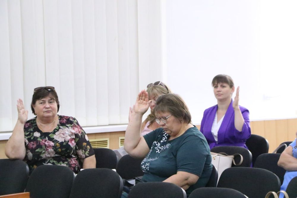 Ольга Урайкина: В большом зале администрации Бахчисарайского района состоялось совместное заседание постоянных депутатских комиссий Бахчисарайского районного совета Ольга Урайкина: В большом зале администрации Бахчисарайского района состоялось совместное заседание постоянных депутатских комиссий Бахчисарайского районного совета