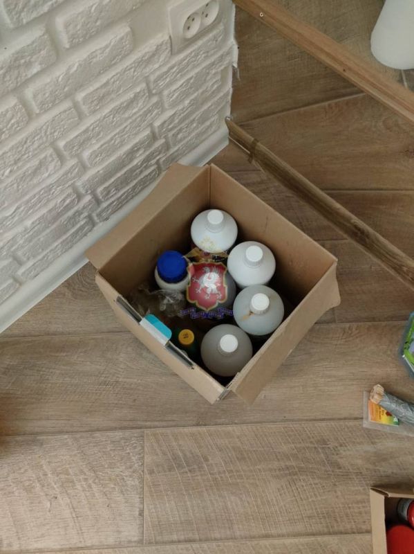 В Севастополе сотрудники наркоконтроля задержали местного жителя, который культивировал запрещенные растения и незаконно хранил дома наркотическое средство В Севастополе сотрудники наркоконтроля задержали местного жителя, который культивировал запрещенные растения и незаконно хранил дома наркотическое средство