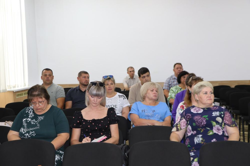 Ольга Урайкина: Под председательством Михаила Колкунова - заместителя Председателя Бахчисарайского районного совета прошло... Ольга Урайкина: Под председательством Михаила Колкунова - заместителя Председателя Бахчисарайского районного совета прошло...