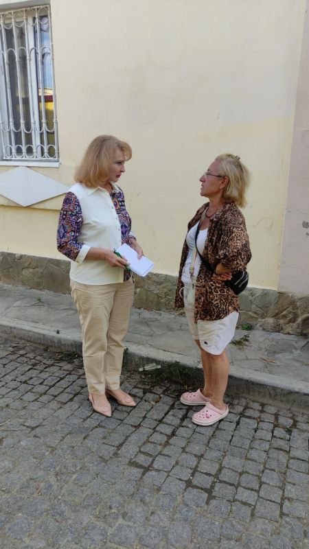 Эммилия Леонова: Сегодняшний вечер посвятила обходу частного сектора Старой части города Эммилия Леонова: Сегодняшний вечер посвятила обходу частного сектора Старой части города