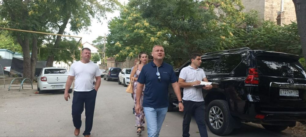 Игорь Ткаченко: Совместные обходы дворов многоэтажек и городских территорий дают положительный результат в ускорении решения тех или иных проблемных вопросов, которые выявляются Игорь Ткаченко: Совместные обходы дворов многоэтажек и городских территорий дают положительный результат в ускорении решения тех или иных проблемных вопросов, которые выявляются