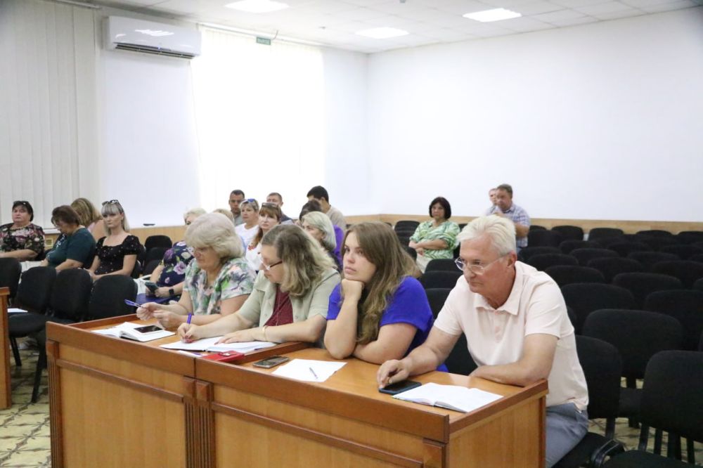 Ольга Урайкина: Под председательством Михаила Колкунова - заместителя Председателя Бахчисарайского районного совета прошло... Ольга Урайкина: Под председательством Михаила Колкунова - заместителя Председателя Бахчисарайского районного совета прошло...