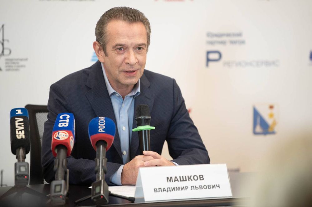Михаил Развожаев: В этот четверг, 8 августа, в Севастополе стартуют показы спектакля «Матросская тишина» по одноимённой пьесе Александра Галича Михаил Развожаев: В этот четверг, 8 августа, в Севастополе стартуют показы спектакля «Матросская тишина» по одноимённой пьесе Александра Галича