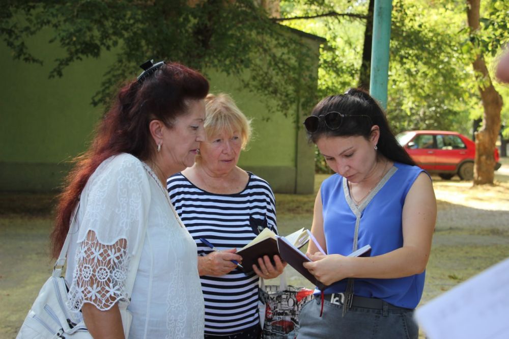 #в_диалоге_с_керчанами. Выездные собрания с керчанами проходят во всех районах города #в_диалоге_с_керчанами. Выездные собрания с керчанами проходят во всех районах города