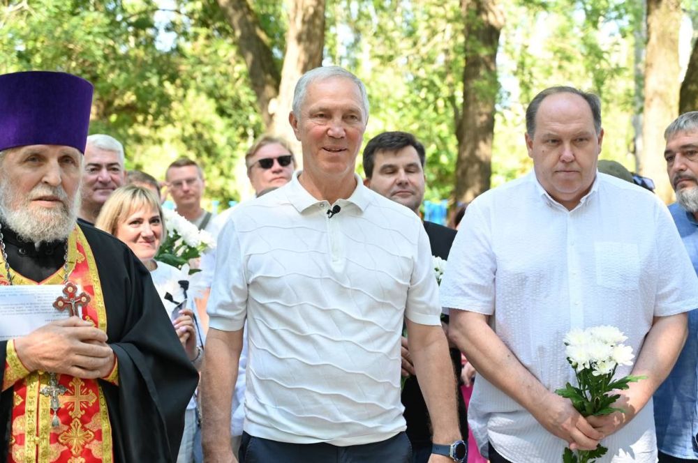 Владимир Сальдо: Принял участие в торжественном открытии бюста адмирала Фёдора Ушакова в Скадовске Владимир Сальдо: Принял участие в торжественном открытии бюста адмирала Фёдора Ушакова в Скадовске