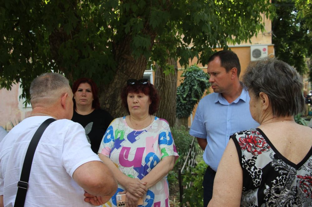 #в_диалоге_с_керчанами. Выездные собрания с керчанами проходят во всех районах города #в_диалоге_с_керчанами. Выездные собрания с керчанами проходят во всех районах города