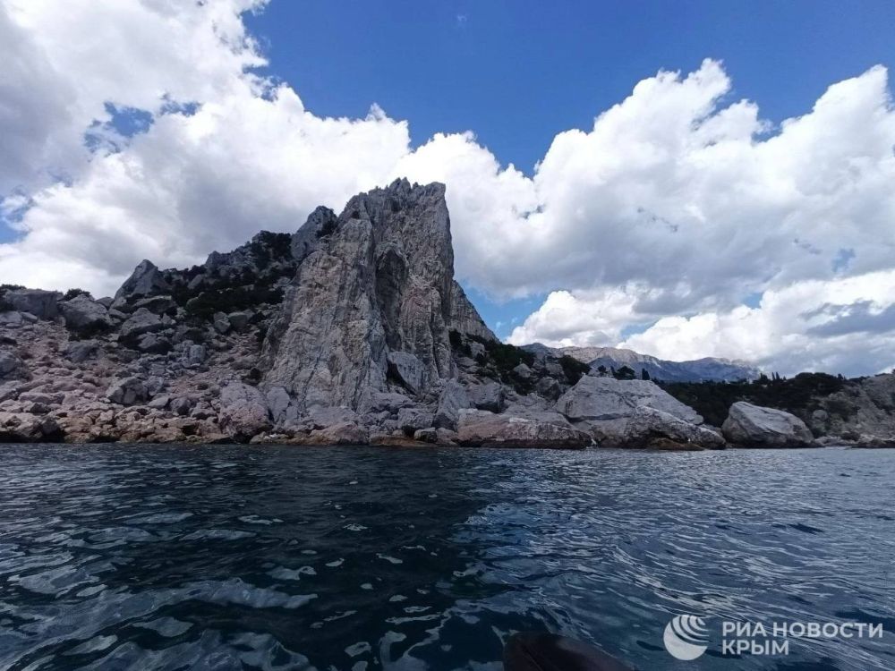 Удивительная красота гряды скал в Симеизе – в фотоленте РИА Новости Крым Удивительная красота гряды скал в Симеизе – в фотоленте РИА Новости Крым