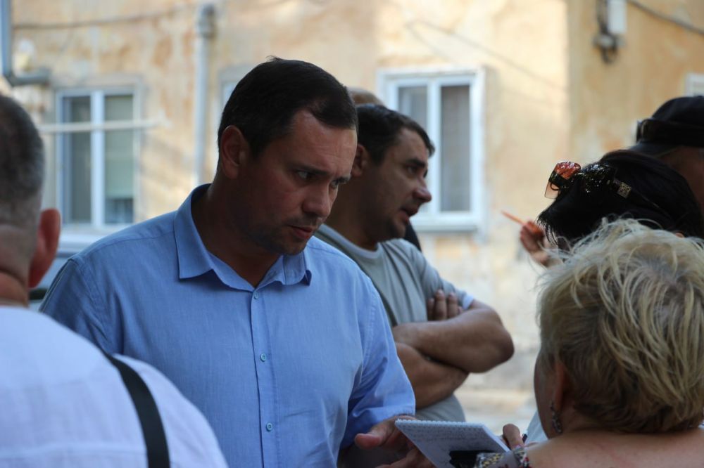 #в_диалоге_с_керчанами. Выездные собрания с керчанами проходят во всех районах города #в_диалоге_с_керчанами. Выездные собрания с керчанами проходят во всех районах города
