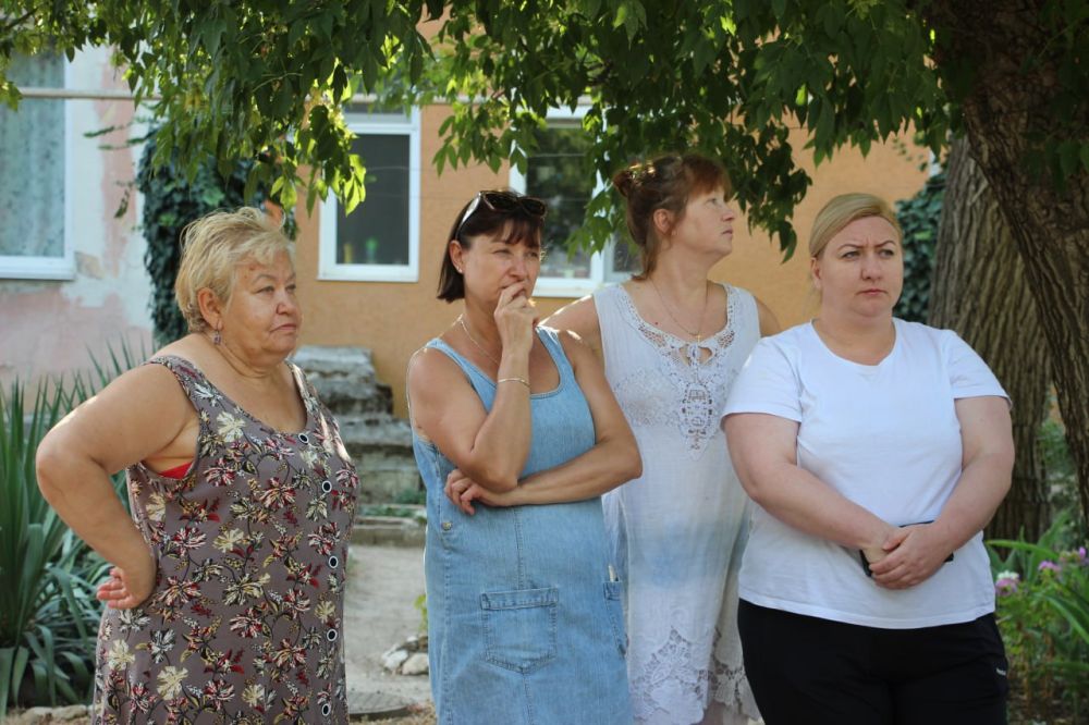 #в_диалоге_с_керчанами. Выездные собрания с керчанами проходят во всех районах города #в_диалоге_с_керчанами. Выездные собрания с керчанами проходят во всех районах города