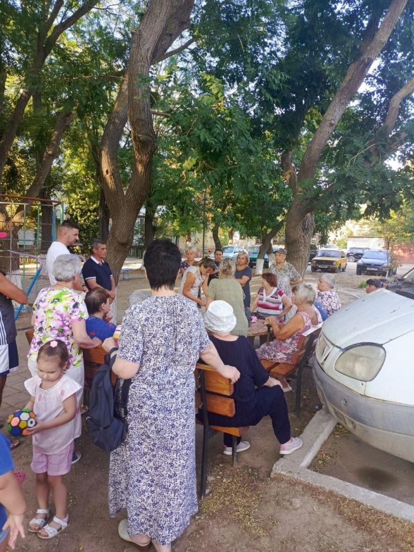 Продолжаются встречи с жителями многоквартирных домов Продолжаются встречи с жителями многоквартирных домов