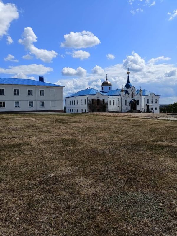 Нам бывает очень тяжело. Сегодня именно такой день Нам бывает очень тяжело. Сегодня именно такой день