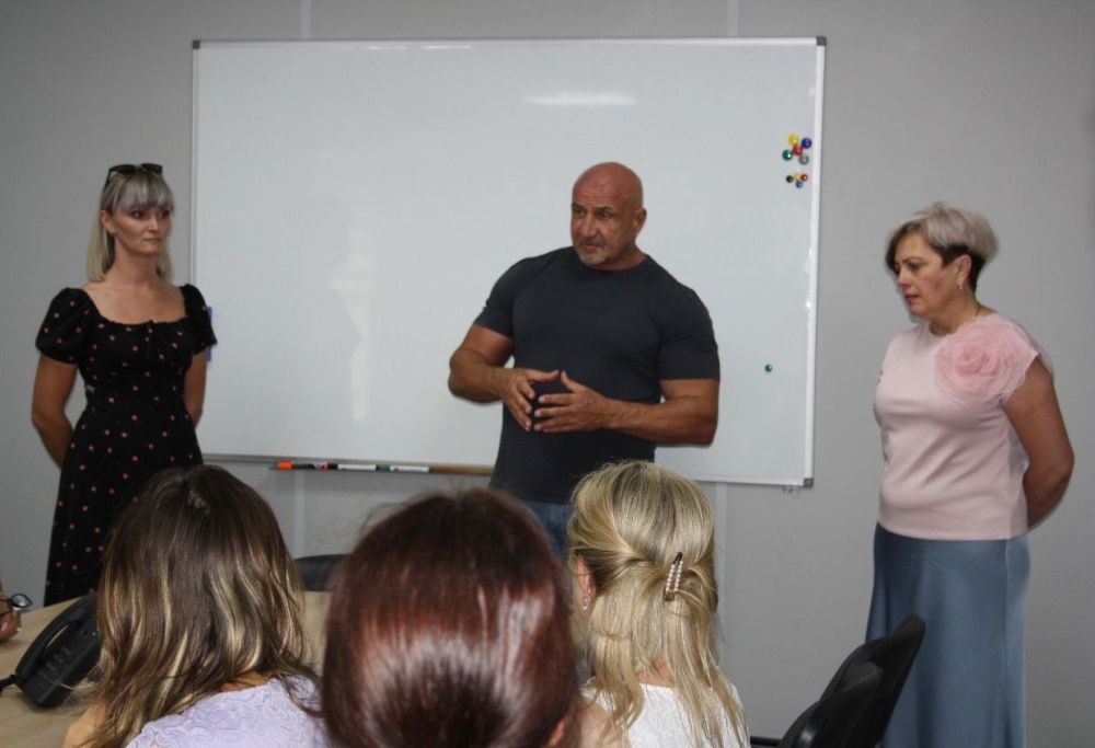 Ольга Урайкина: Продолжением совместной встречи с депутатом Государственного Совета Республики Крым, зарегистрированным... Ольга Урайкина: Продолжением совместной встречи с депутатом Государственного Совета Республики Крым, зарегистрированным...
