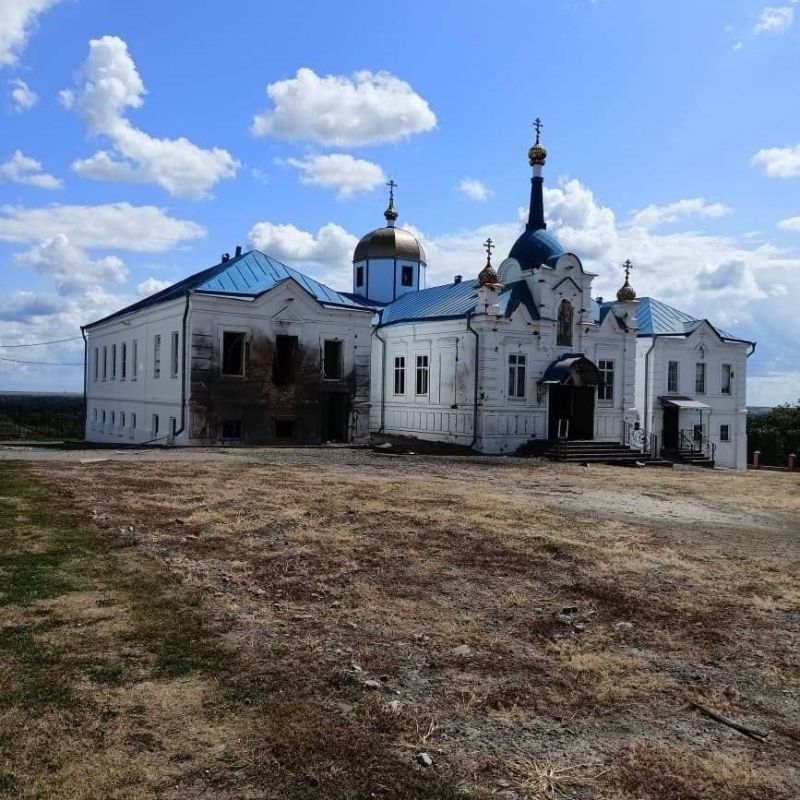 Настоятель Свято-Николаевского Белогорского мужского монастыря, который находится недалеко от города Суджа, сообщил, что из-за ударов ВСУ погиб один человек Настоятель Свято-Николаевского Белогорского мужского монастыря, который находится недалеко от города Суджа, сообщил, что из-за ударов ВСУ погиб один человек