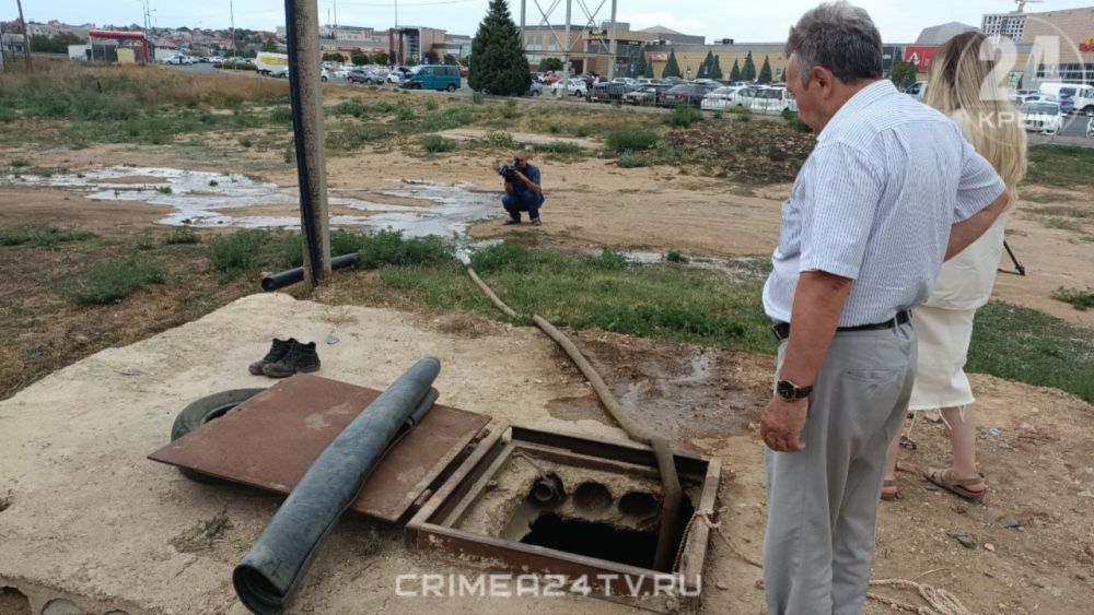 Часть Симферополя утром осталась без воды из-за порыва водовода в районе улицы Киевская Часть Симферополя утром осталась без воды из-за порыва водовода в районе улицы Киевская