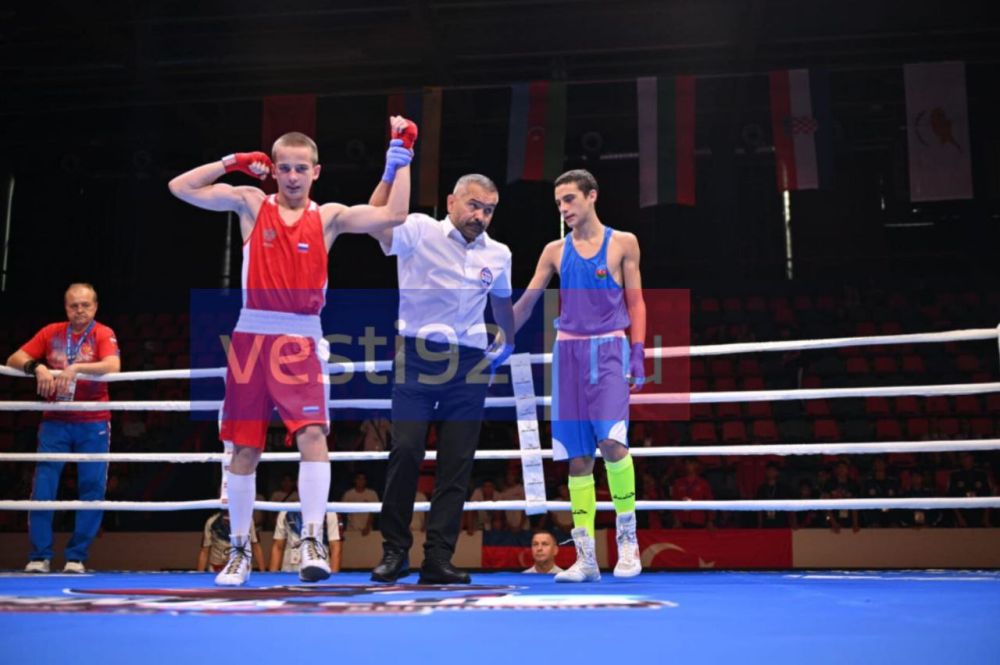 Севастополец Александр Александров несколько месяцев назад стал чемпионом России по боксу Севастополец Александр Александров несколько месяцев назад стал чемпионом России по боксу