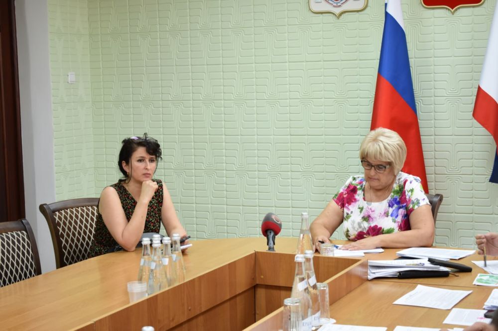 Галина Огнёва: Провела приём граждан.. Сегодня, в рамках еженедельного приема граждан, совместно со специалистами... Галина Огнёва: Провела приём граждан.. Сегодня, в рамках еженедельного приема граждан, совместно со специалистами...