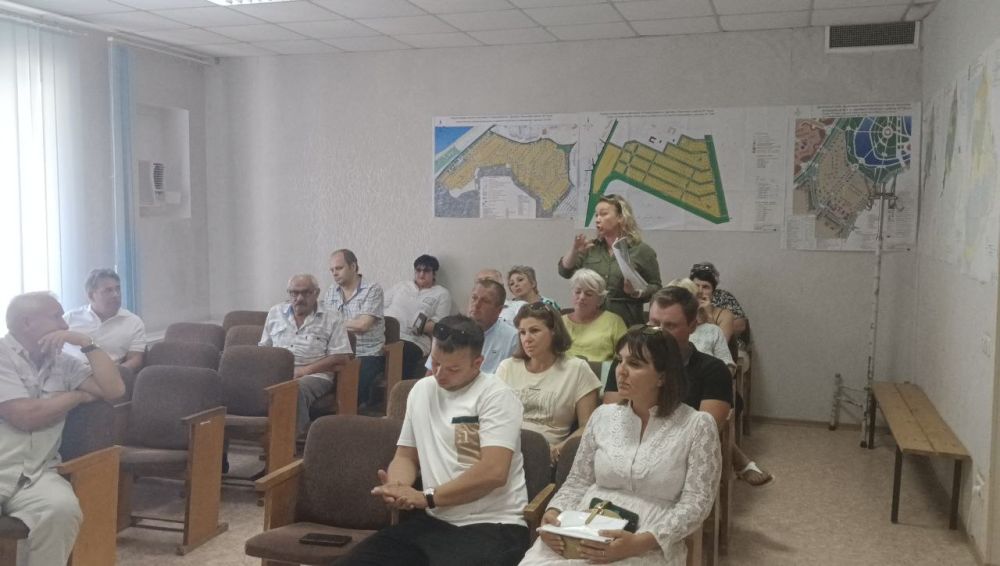 Захар Щегленко: Сегодня заместитель председателя Комитета Государственного Совета Республики Крым по строительству, транспорту и топливно-энергетическому комплексу Аксёнов Валерий Николаевич посетил наш район Захар Щегленко: Сегодня заместитель председателя Комитета Государственного Совета Республики Крым по строительству, транспорту и топливно-энергетическому комплексу Аксёнов Валерий Николаевич посетил наш район
