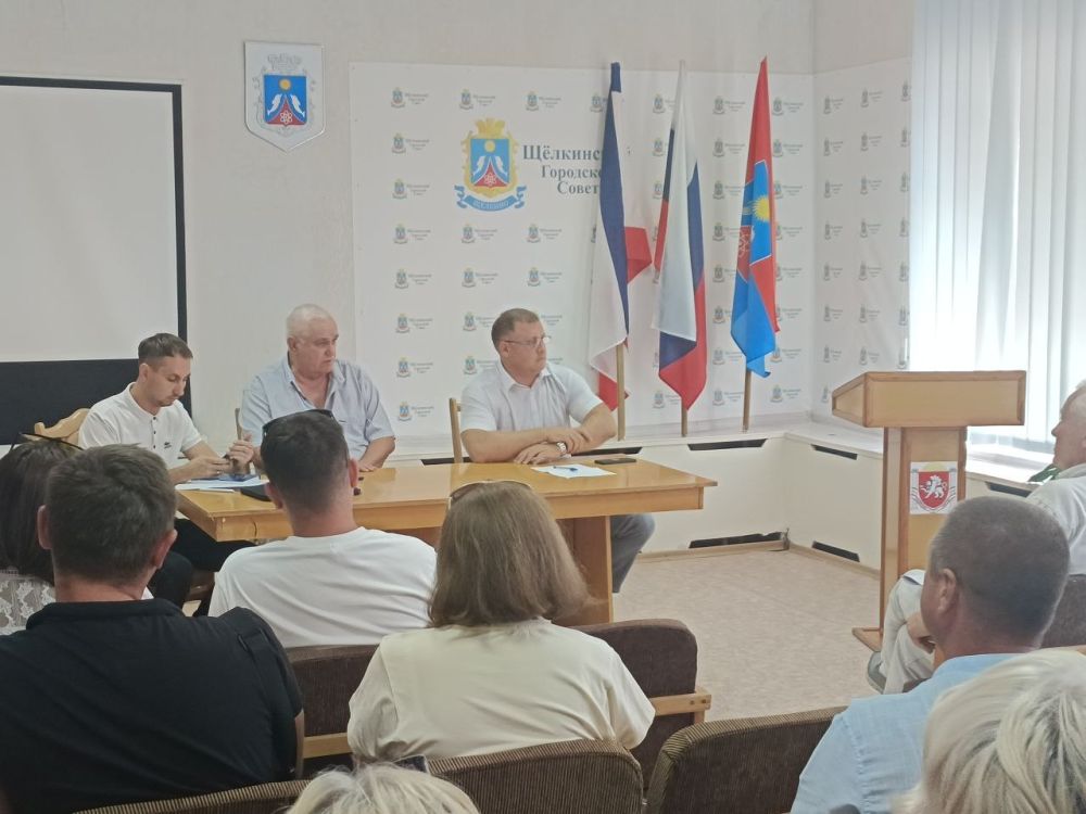 Захар Щегленко: Сегодня заместитель председателя Комитета Государственного Совета Республики Крым по строительству, транспорту и топливно-энергетическому комплексу Аксёнов Валерий Николаевич посетил наш район Захар Щегленко: Сегодня заместитель председателя Комитета Государственного Совета Республики Крым по строительству, транспорту и топливно-энергетическому комплексу Аксёнов Валерий Николаевич посетил наш район