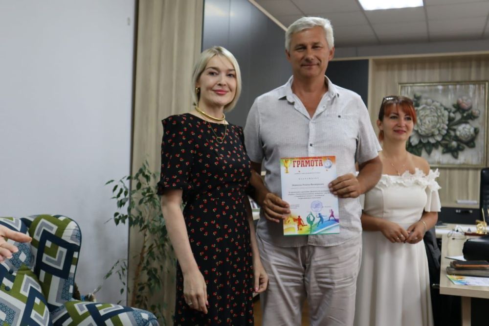 Инна Федоренко: В преддверии праздника сильных, смелых, крепких духом – Всероссийского дня физкультурника – вручила грамоты и благодарности лучшим в районе Инна Федоренко: В преддверии праздника сильных, смелых, крепких духом – Всероссийского дня физкультурника – вручила грамоты и благодарности лучшим в районе