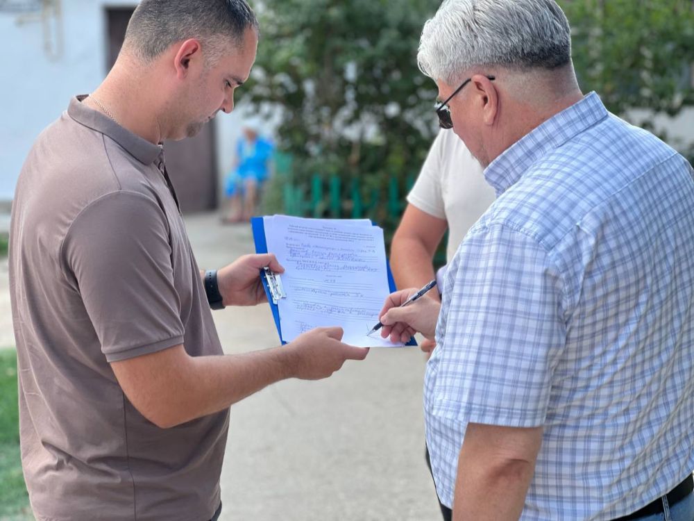 Игорь Ивин: Вторую половину дня провел во дворах города, где пообщался с председателями многоквартирных домов по ул. Крымских Партизан и Куйбышева Игорь Ивин: Вторую половину дня провел во дворах города, где пообщался с председателями многоквартирных домов по ул. Крымских Партизан и Куйбышева