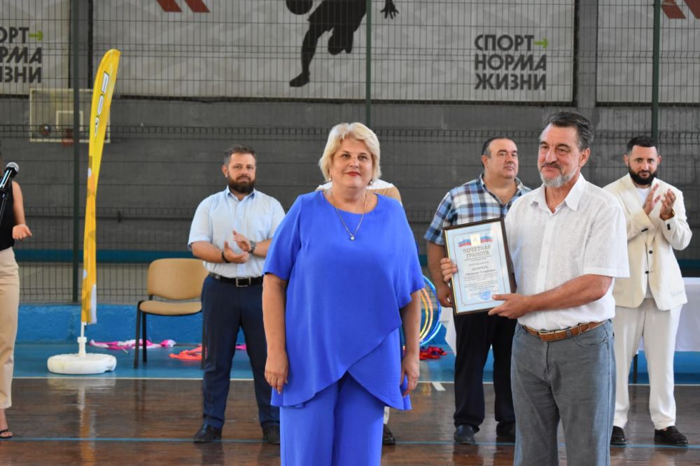 Галина Огнёва: Сегодня, в преддверии Дня физкультурника, на базе ФГБУ "Крымский" в торжественной обстановке вручила заслуженные награды алуштинским ветеранам спорта и тренерам спортивных секций и школ Галина Огнёва: Сегодня, в преддверии Дня физкультурника, на базе ФГБУ "Крымский" в торжественной обстановке вручила заслуженные награды алуштинским ветеранам спорта и тренерам спортивных секций и школ