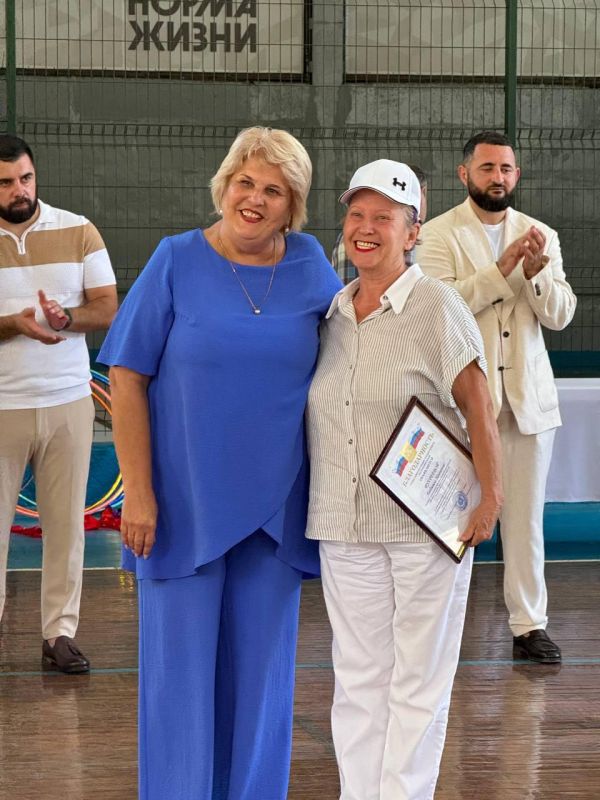 Галина Огнёва: Сегодня, в преддверии Дня физкультурника, на базе ФГБУ "Крымский" в торжественной обстановке вручила заслуженные награды алуштинским ветеранам спорта и тренерам спортивных секций и школ Галина Огнёва: Сегодня, в преддверии Дня физкультурника, на базе ФГБУ "Крымский" в торжественной обстановке вручила заслуженные награды алуштинским ветеранам спорта и тренерам спортивных секций и школ