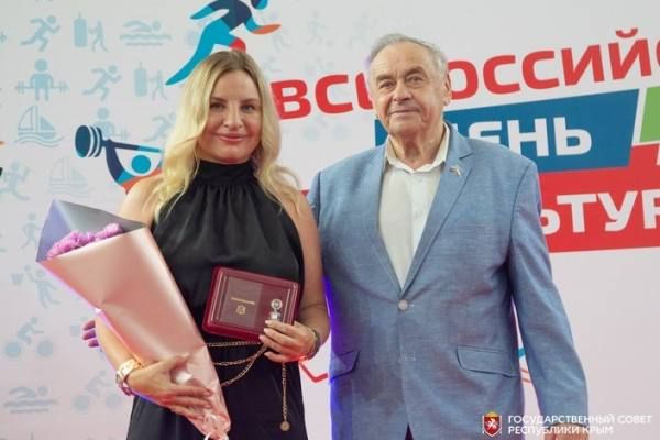 Ко Дню физкультурника крымские спортивные федерации получили парламентские гранты в размере 500 тысяч каждый Ко Дню физкультурника крымские спортивные федерации получили парламентские гранты в размере 500 тысяч каждый