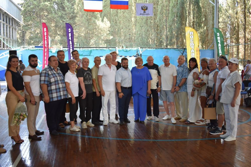 Галина Огнёва: Сегодня, в преддверии Дня физкультурника, на базе ФГБУ "Крымский" в торжественной обстановке вручила заслуженные награды алуштинским ветеранам спорта и тренерам спортивных секций и школ Галина Огнёва: Сегодня, в преддверии Дня физкультурника, на базе ФГБУ "Крымский" в торжественной обстановке вручила заслуженные награды алуштинским ветеранам спорта и тренерам спортивных секций и школ