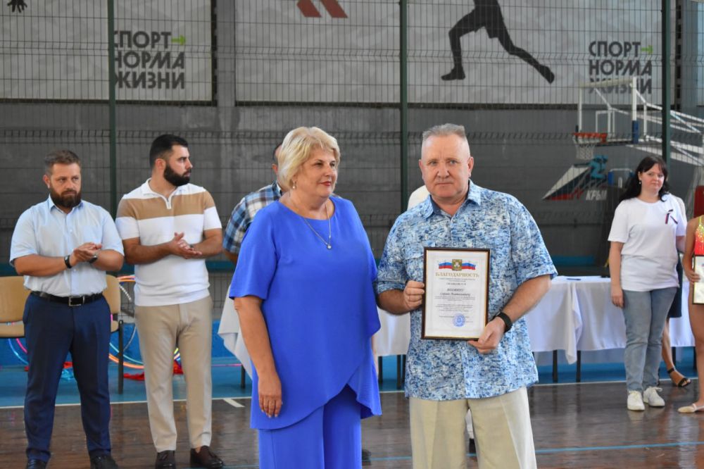 Галина Огнёва: Сегодня, в преддверии Дня физкультурника, на базе ФГБУ "Крымский" в торжественной обстановке вручила заслуженные награды алуштинским ветеранам спорта и тренерам спортивных секций и школ Галина Огнёва: Сегодня, в преддверии Дня физкультурника, на базе ФГБУ "Крымский" в торжественной обстановке вручила заслуженные награды алуштинским ветеранам спорта и тренерам спортивных секций и школ