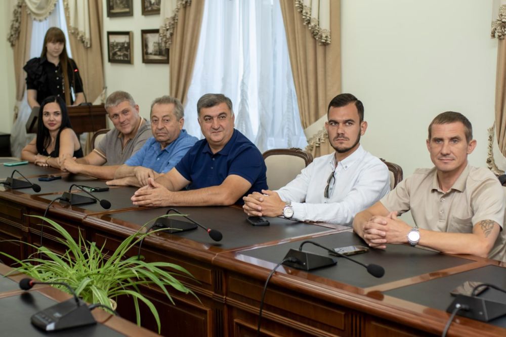 Михаил Афанасьев: Рад в преддверии профессионального праздника вручить заслуженные награды работникам строительной отрасли! Михаил Афанасьев: Рад в преддверии профессионального праздника вручить заслуженные награды работникам строительной отрасли!