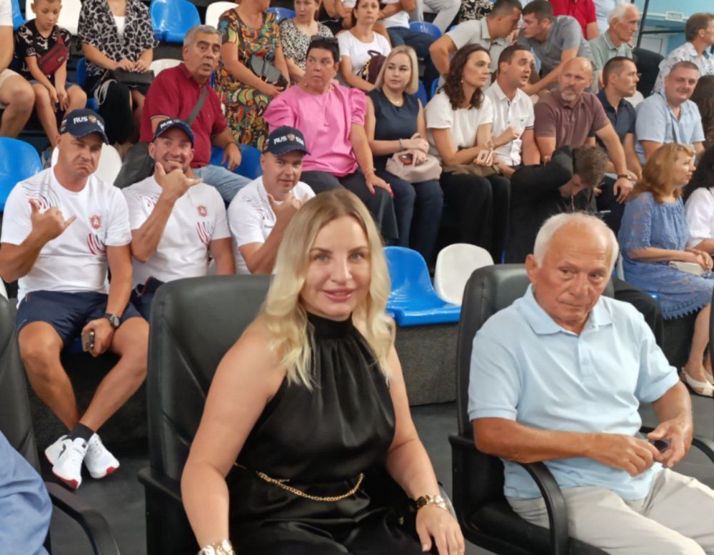Наша главная задача — победить! Наша главная задача — победить!