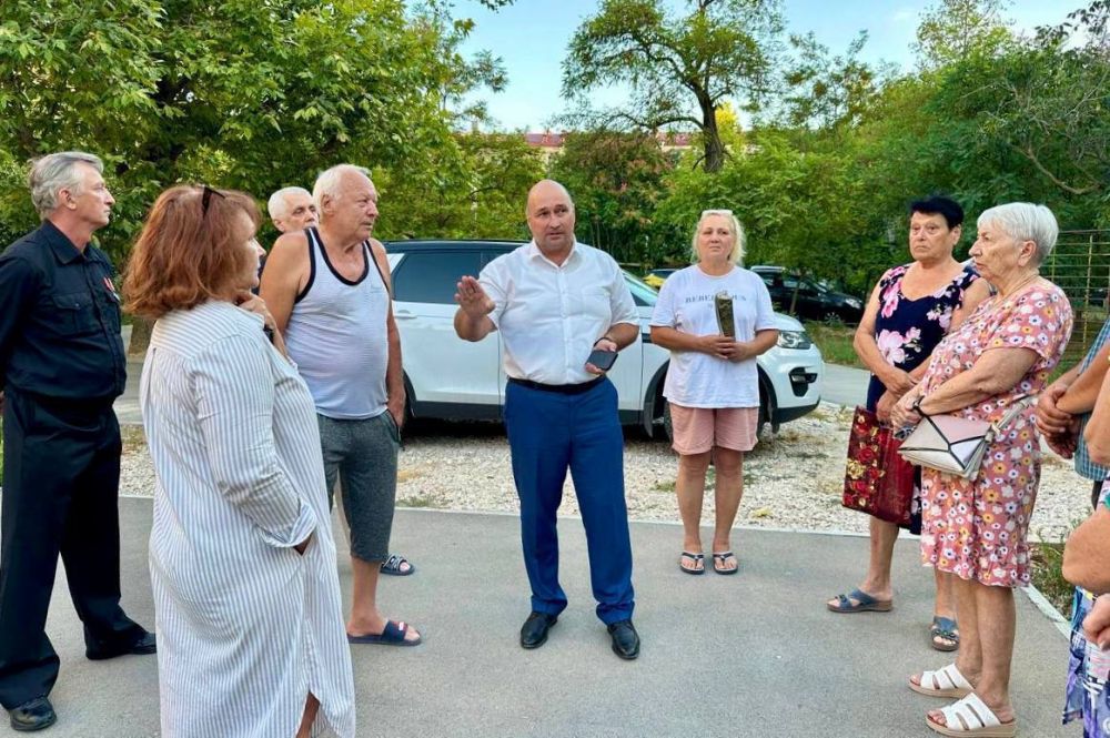Владимир Немцев: Провел встречу с жителями домов улицы Вакуленчука и проспекта Юрия Гагарина, чтобы обсудить текущие вопросы и предложения по благоустройству дворовых территорий, района и нашего города Владимир Немцев: Провел встречу с жителями домов улицы Вакуленчука и проспекта Юрия Гагарина, чтобы обсудить текущие вопросы и предложения по благоустройству дворовых территорий, района и нашего города
