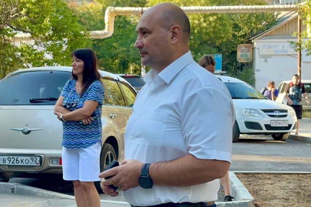 Владимир Немцев: Провел встречу с жителями домов улицы Вакуленчука и проспекта Юрия Гагарина, чтобы обсудить текущие вопросы и предложения по благоустройству дворовых территорий, района и нашего города Владимир Немцев: Провел встречу с жителями домов улицы Вакуленчука и проспекта Юрия Гагарина, чтобы обсудить текущие вопросы и предложения по благоустройству дворовых территорий, района и нашего города