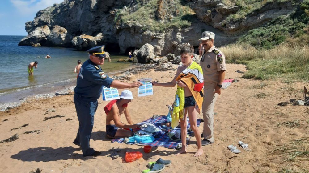 Лето, солнце и вода - безопасные друзья Лето, солнце и вода - безопасные друзья