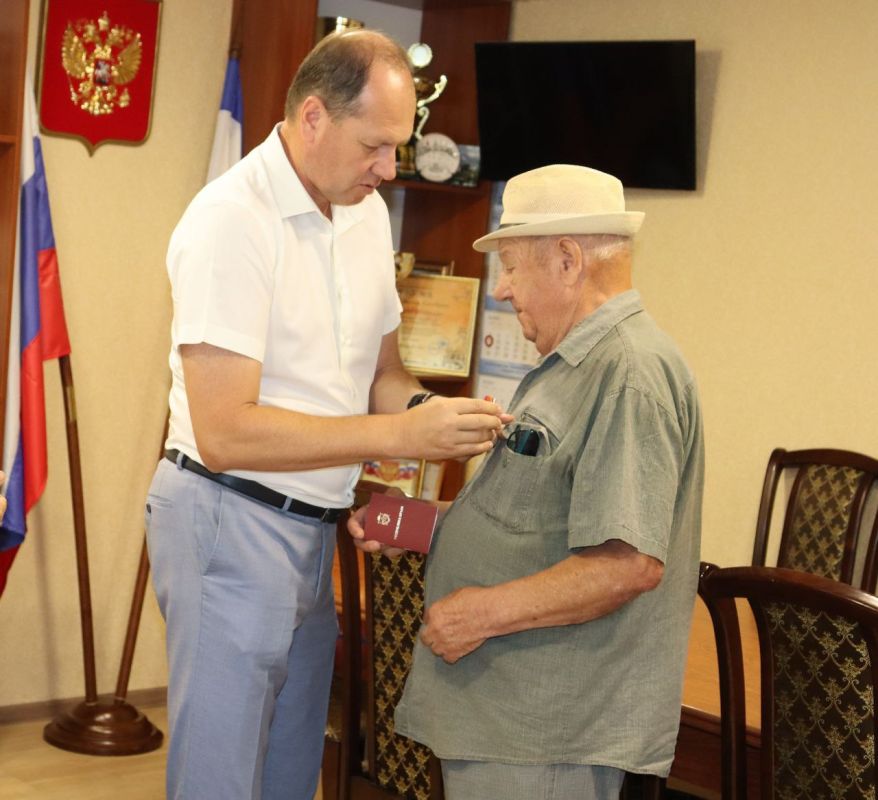 Владислав Хаджиев: Продолжаем чествовать наших ветеранов Владислав Хаджиев: Продолжаем чествовать наших ветеранов