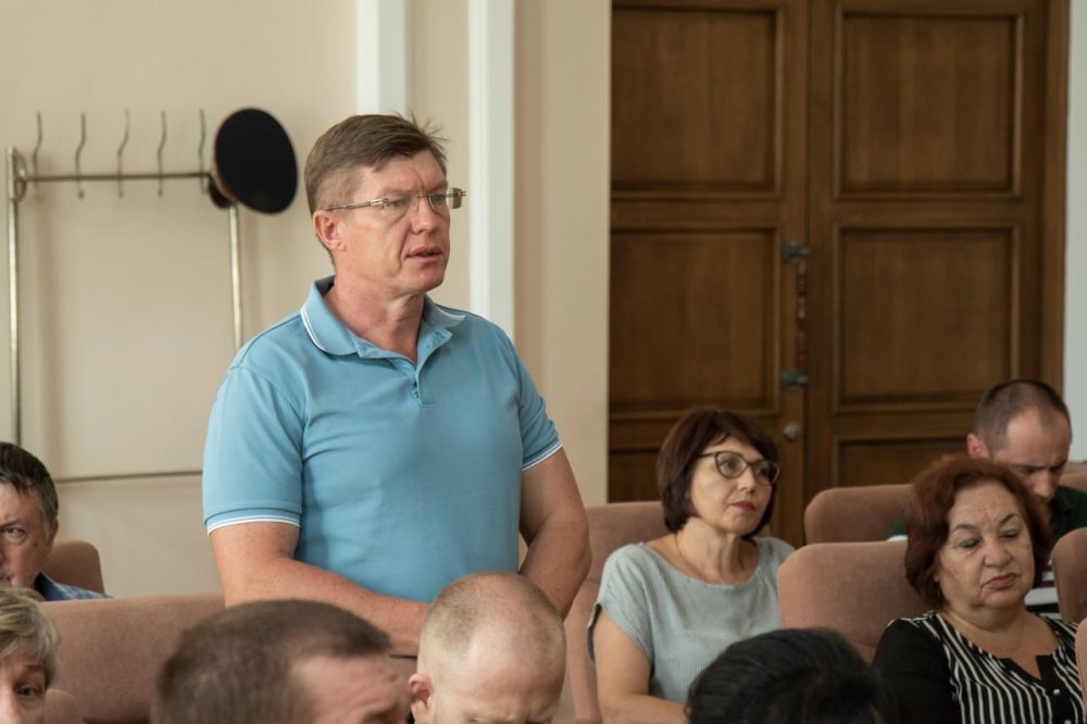 В Симферополе состоялось оперативно-хозяйственное совещание, в ходе которого руководители структурных подразделений отчитались о проделанной работе В Симферополе состоялось оперативно-хозяйственное совещание, в ходе которого руководители структурных подразделений отчитались о проделанной работе