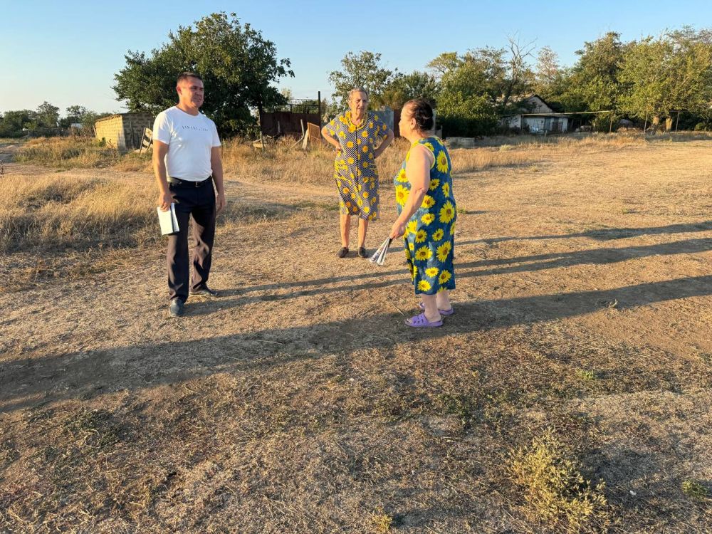 Александр Дудинов: Вместе с главой муниципального образования Черноморский район Алексеем Шипицыным провели встречу с жителями сел Далекое, Журавлевка, Зоряное Александр Дудинов: Вместе с главой муниципального образования Черноморский район Алексеем Шипицыным провели встречу с жителями сел Далекое, Журавлевка, Зоряное