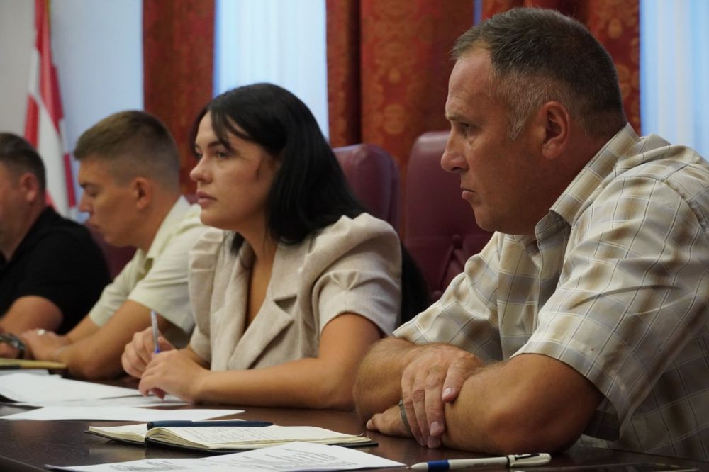 #городские_новости. Рабочая неделя в администрации Керчи началась с аппаратного совещания с заместителями главы... #городские_новости. Рабочая неделя в администрации Керчи началась с аппаратного совещания с заместителями главы...