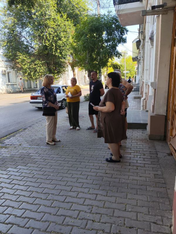 Эммилия Леонова: Провела встречу с жителями многоквартирного дома по ул. Пионерской,19 Эммилия Леонова: Провела встречу с жителями многоквартирного дома по ул. Пионерской,19